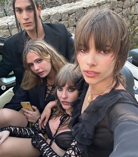 Victoria De Angelis (Maneskin) has a new girlfriend, thats who。